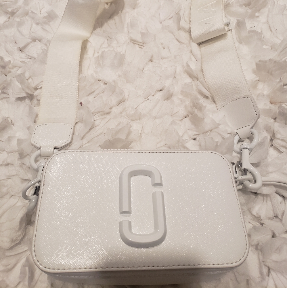 Snapshot Leather Crossbody Bag

THE MARC JACOBS
